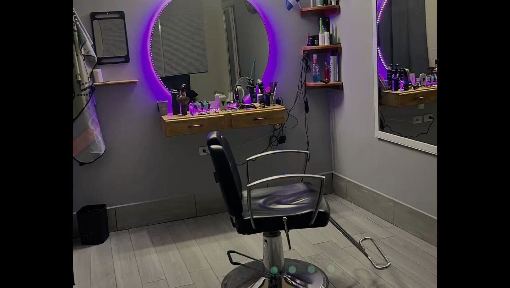 Modern salon chair and mirror at Liyaah’s Essential Beauty, Waterford, St. Catherine Parish, JM.