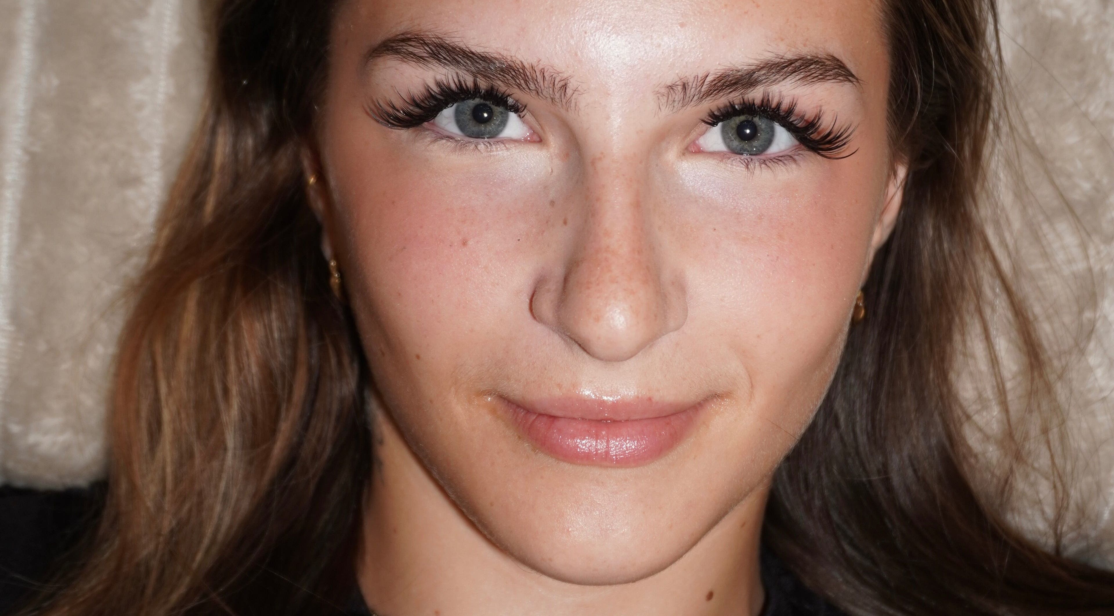 Elegant eyelashes enhancement at Pink Lashes in Saint-basile-le-grand, Québec, CA.