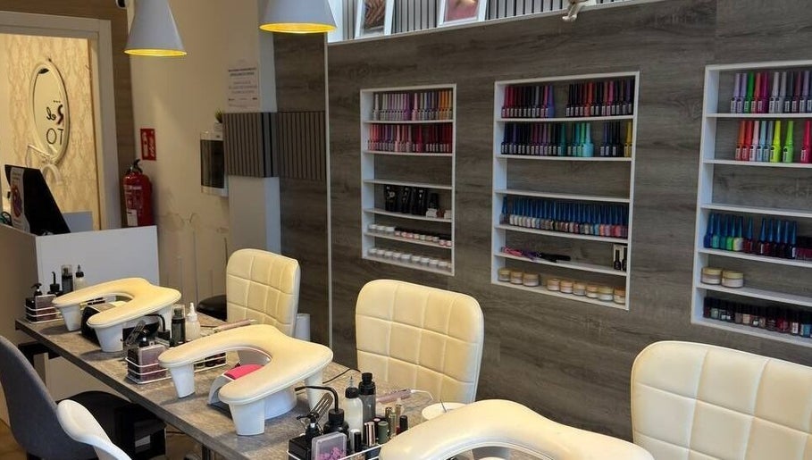 Interior de Salón de Manicura y Estetica - Anna be Uñas y Pestañas en Vitoria-gasteiz, Euskadi, ES.