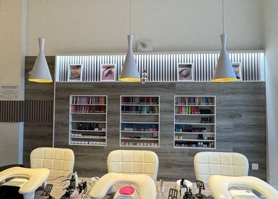 Interior elegante de Salón de Manicura y Estetica - Anna be Uñas y Pestañas en Vitoria-gasteiz, Euskadi, ES.