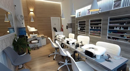 Interior moderno de Salón de Manicura y Estetica - Anna be Uñas y Pestañas en Vitoria-gasteiz, Euskadi, ES.