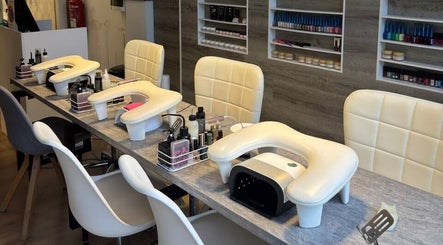 Mesa de manicura en Salón de Manicura y Estetica - Anna be Uñas y Pestañas en Vitoria-gasteiz, Euskadi, ES.