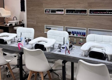 Estaciones de manicura modernas en Salón de Manicura y Estetica - Anna be Uñas y Pestañas, Vitoria-gasteiz, Euskadi, ES.