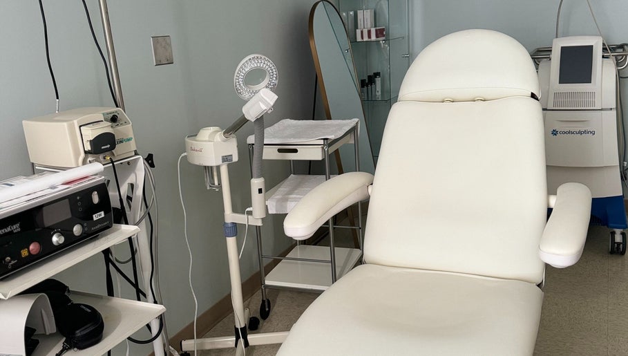 Modern treatment room at Northshore Health and Beauty, Skokie, Illinois, US, featuring advanced wellness equipment.