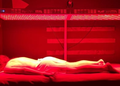 Red light therapy at Hyperbaric Spa Albufeira, Albufeira, Faro, PT, promoting relaxation and wellness.