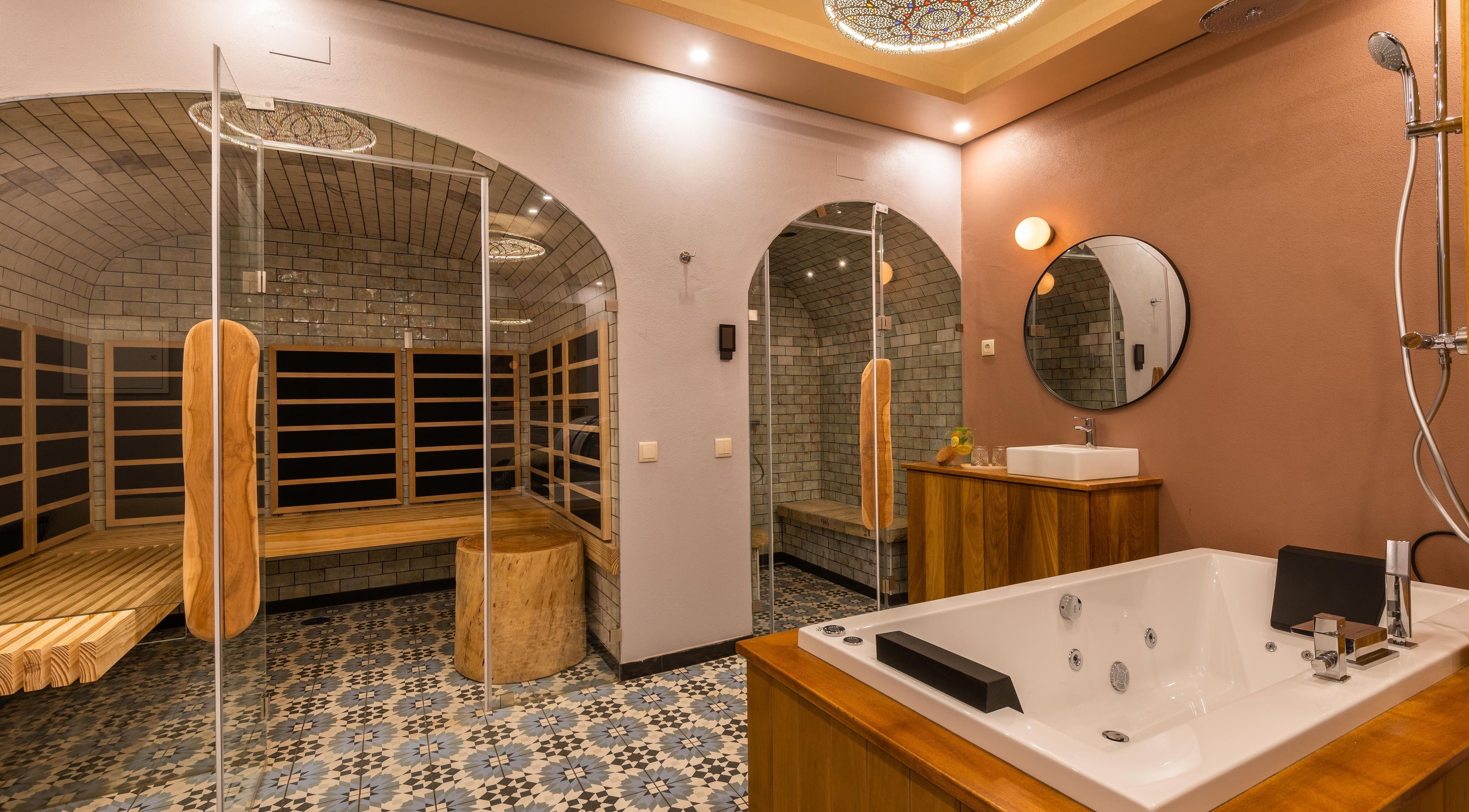 Luxurious spa room at Hyperbaric Spa Albufeira featuring modern decor in Albufeira, Faro, PT.