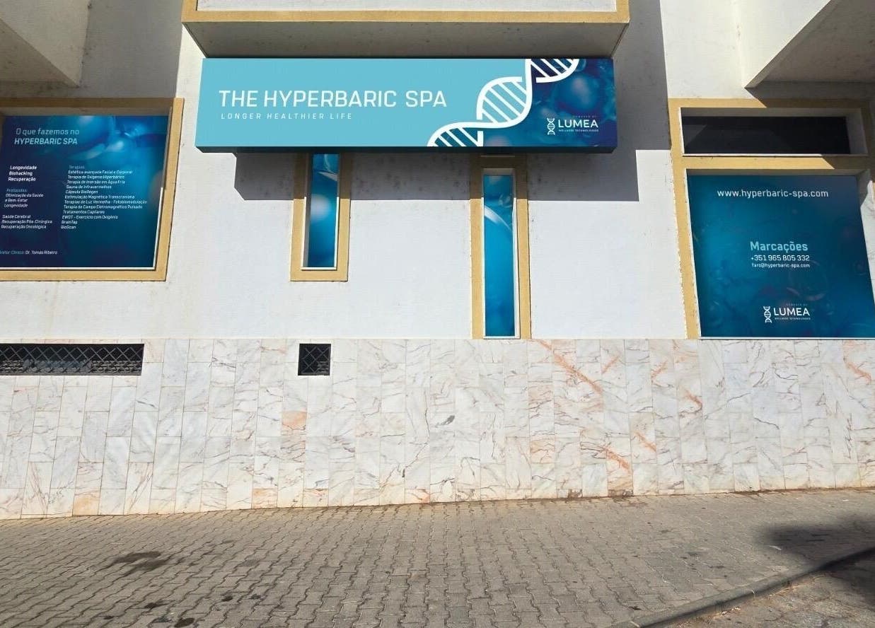 Exterior of Hyperbaric Spa Faro showcasing signage and services, located in Faro, Faro, PT.