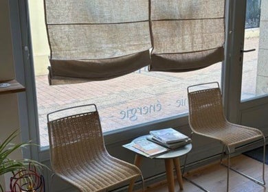 Espace d'attente lumineux chez Bbeautyjpv, Marmande, Nouvelle-Aquitaine, FR.