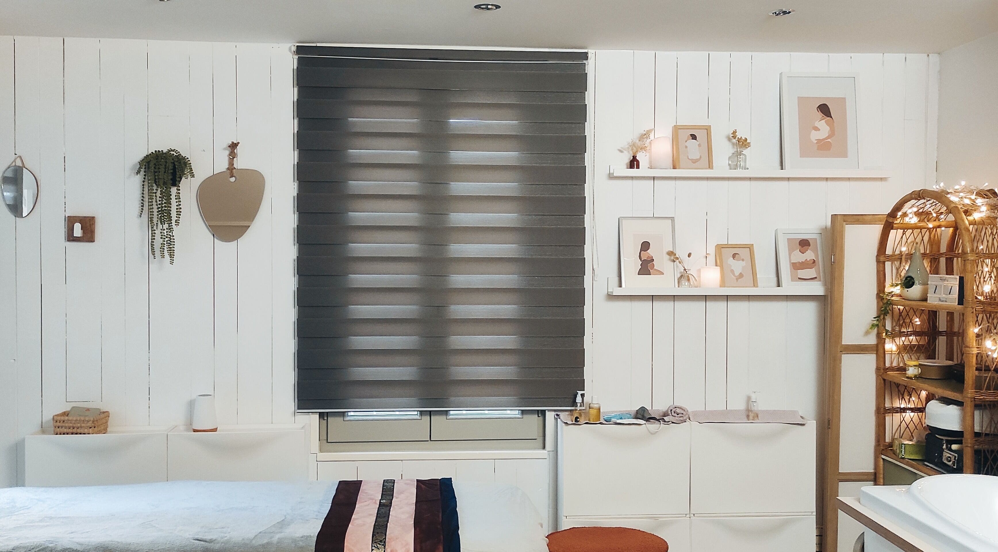 Salle de soins sereine de Kalimba Yoga Massages à Lyon, Auvergne-rhône-alpes, FR, avec décoration apaisante.