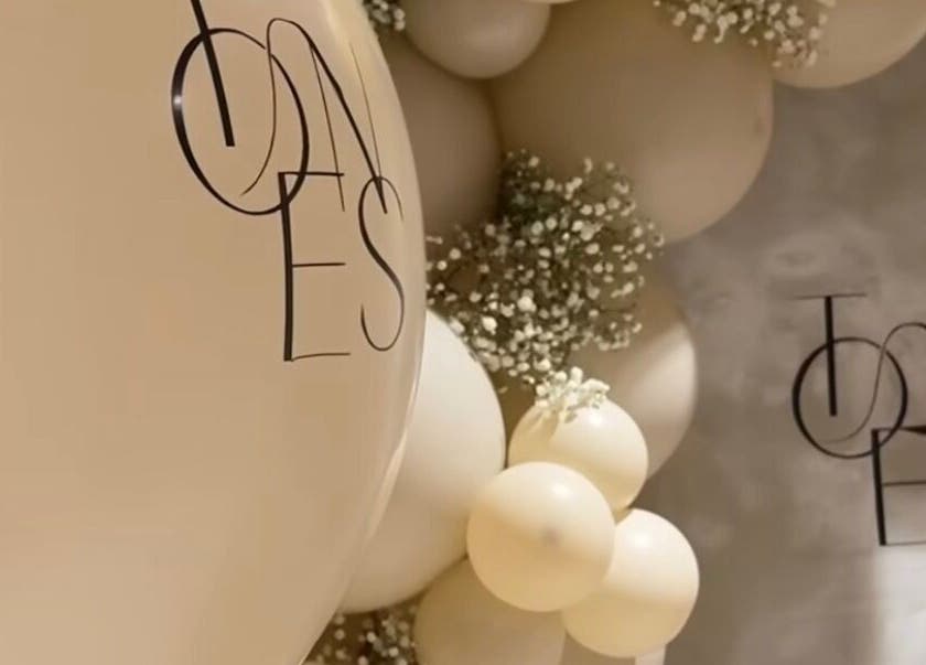 Cream balloons decor at ELLUMÉ SKIN @ TONES HEMEL, Hemel Hempstead, England, GB.