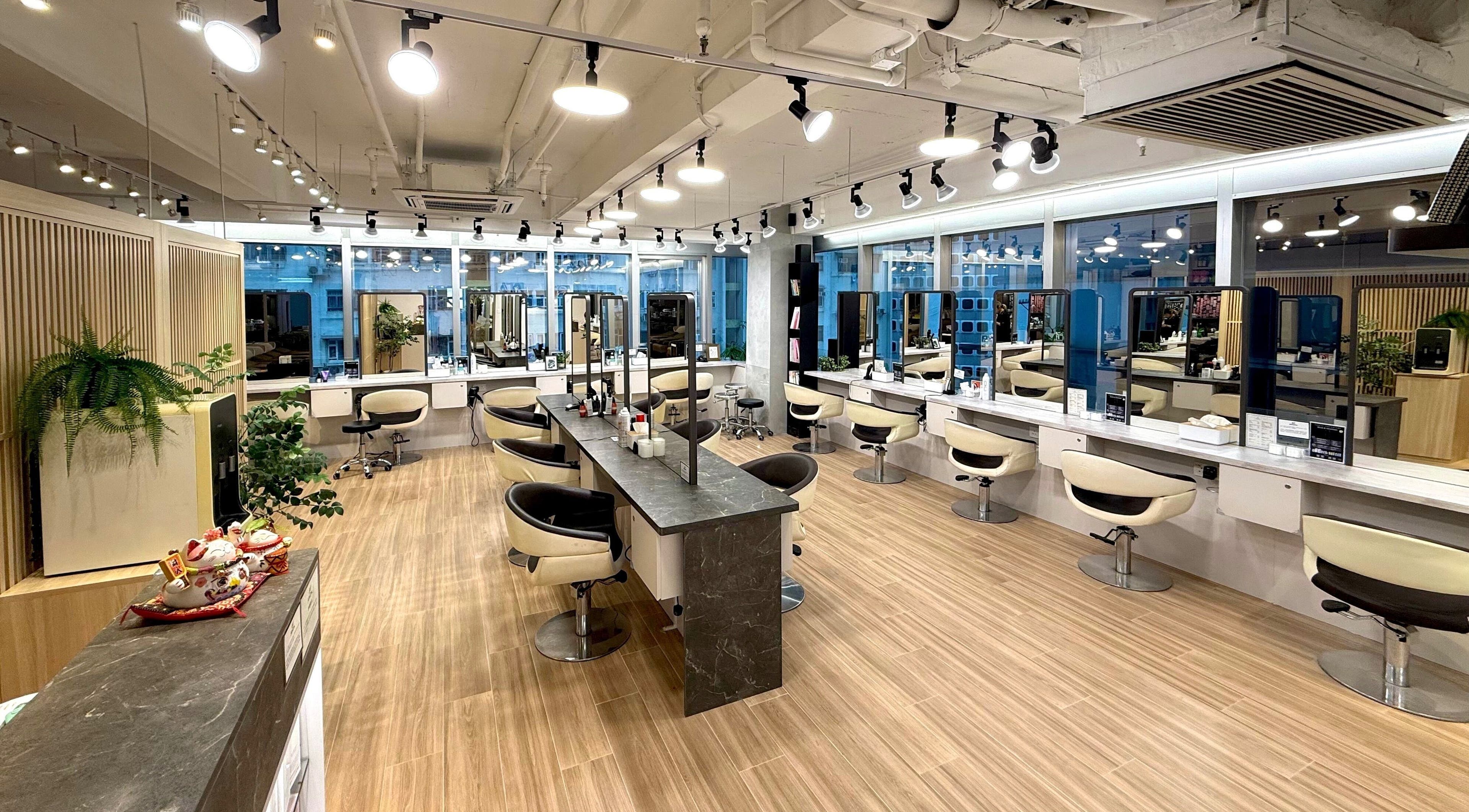 ARサロンの美しいインテリア、香港島、香港島、HK。広々としたモダンなデザイン。