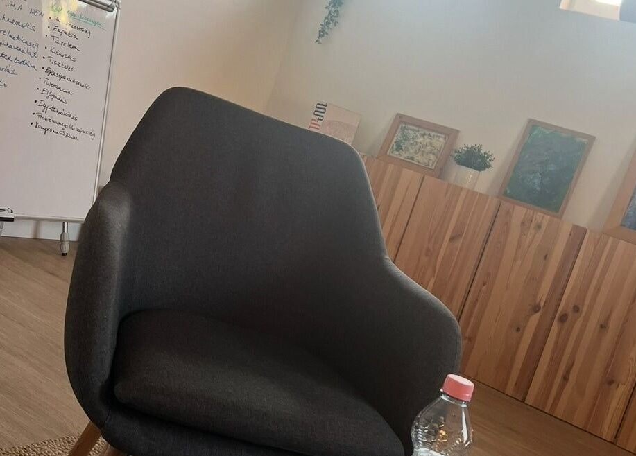 Elegáns szoba a LélelHang by Ambrózi Afrodité helyszínen, Budapest, Magyar, HU.