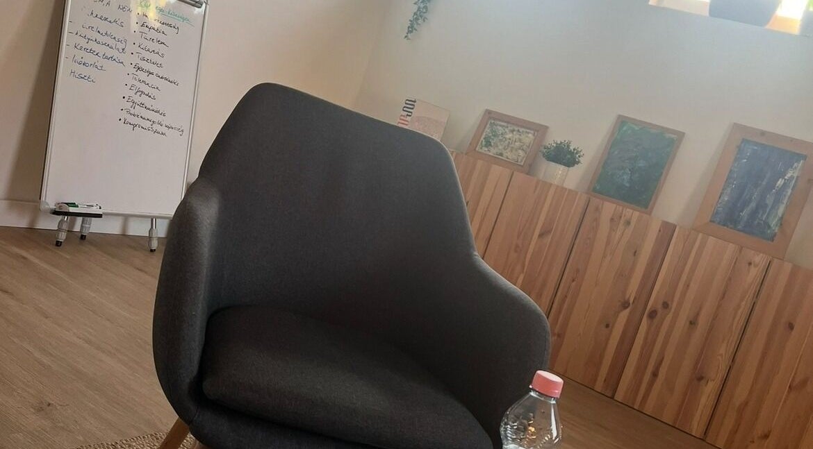 Elegáns szoba a LélelHang by Ambrózi Afrodité helyszínen, Budapest, Magyar, HU.