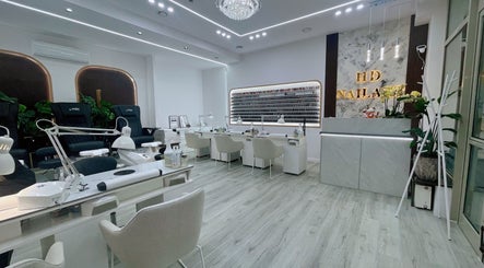 Không gian HD NAIL ART rộng rãi tại Warszawa, Województwo Mazowieckie, PL với thiết kế sang trọng.
