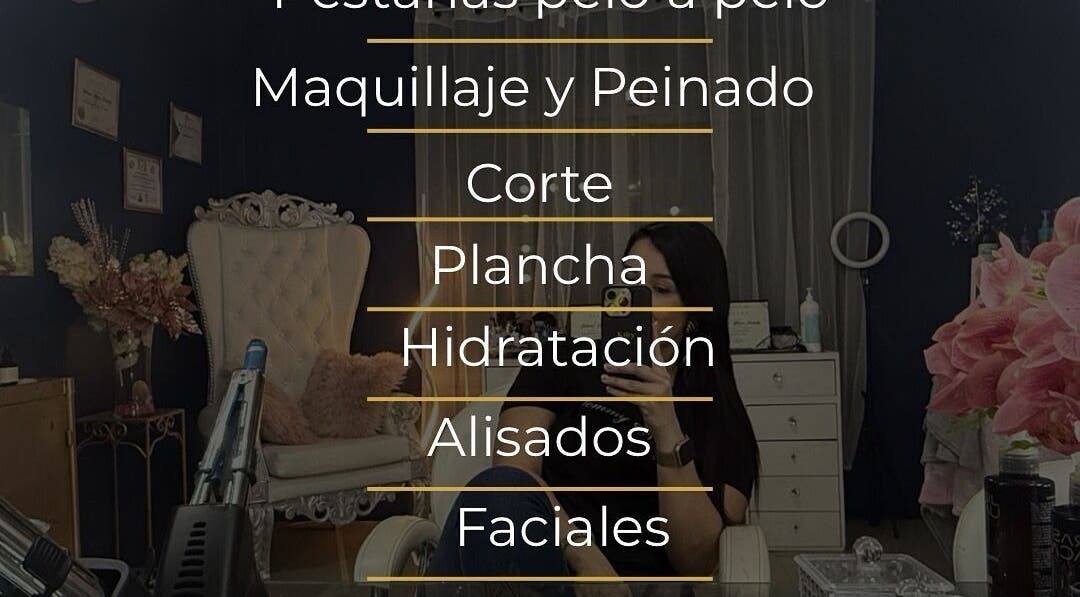 Elegant KMStudio interior in Abangares, Guanacaste, CR with beauty services menu visible.