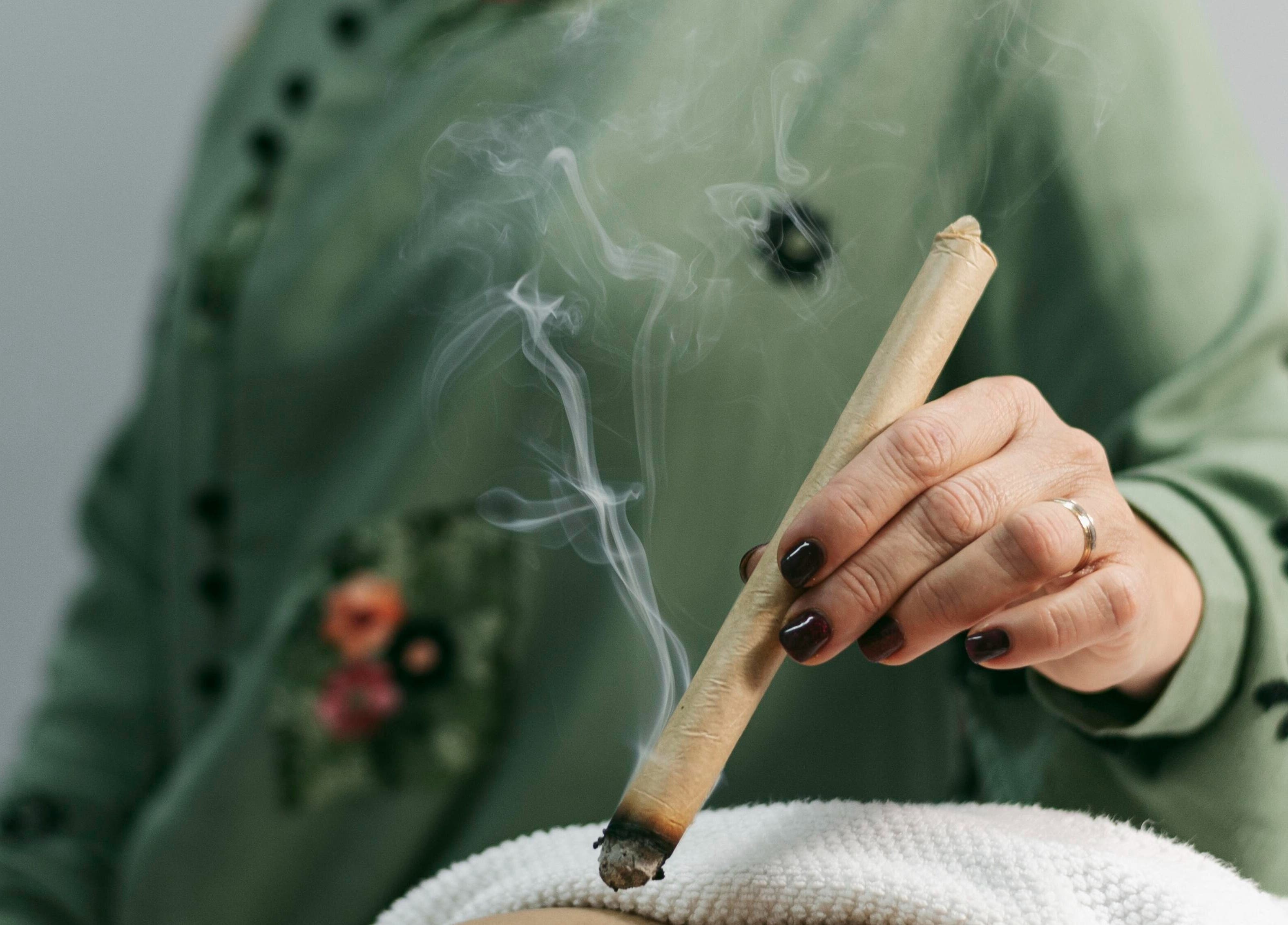 Herbal healing session at Traditional Healer Near Me in Sandton, Gauteng, ZA using aromatic smoke.