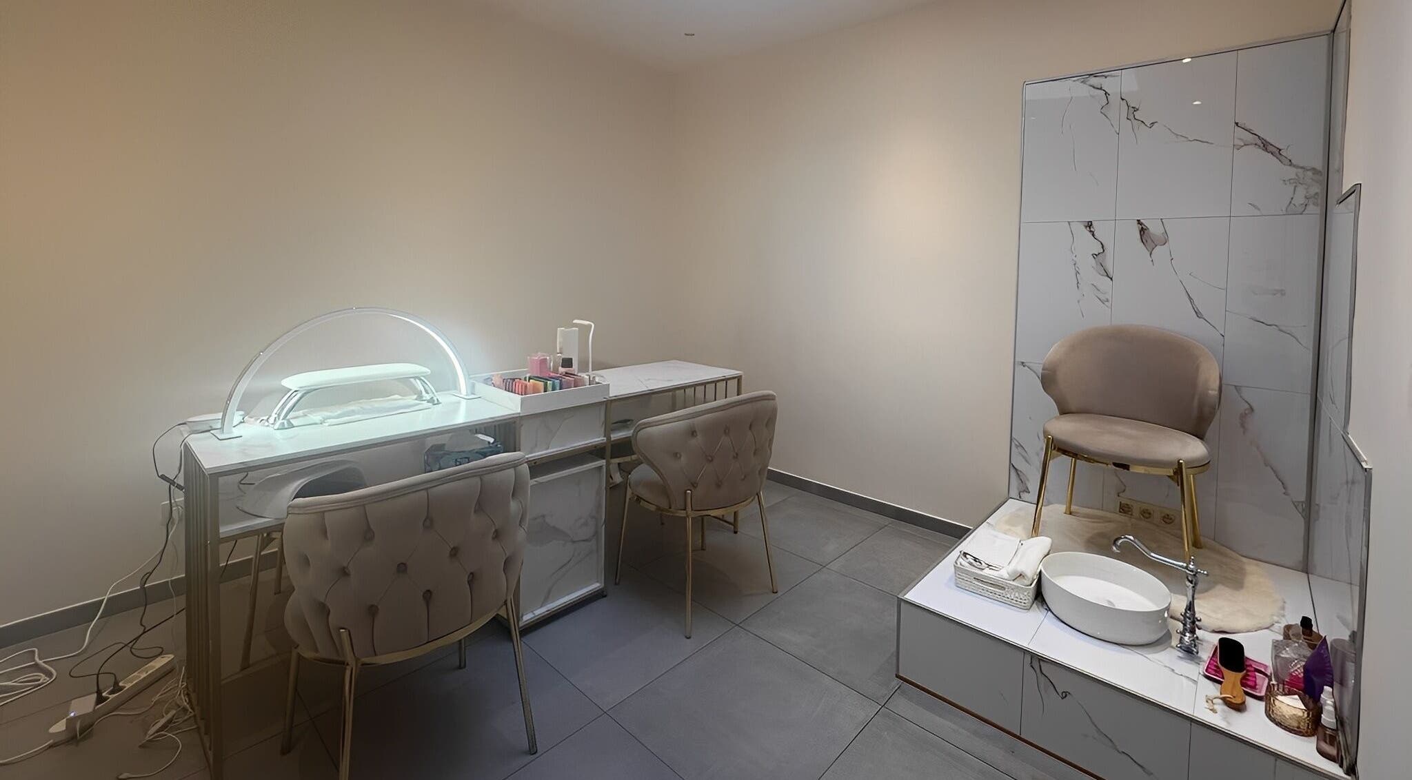 Elegant beauty and pedicure setup at Ary Beauty Studio, Ixelles, Bruxelles, BE.