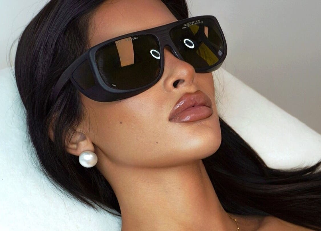 Client with protective eyewear enjoying a treatment at Vivacci Skin in Montréal, Québec, CA.