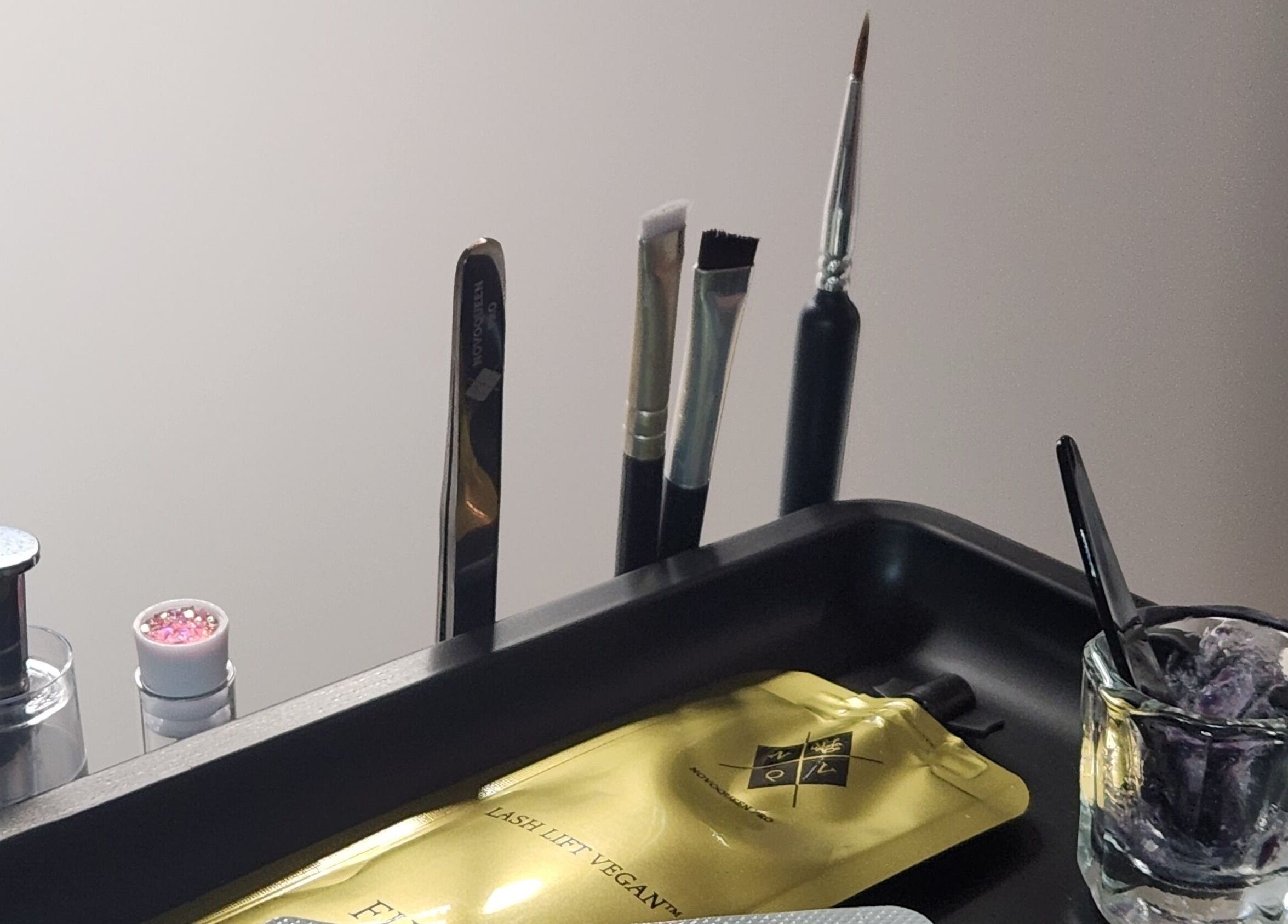 Beauty tools at GB.haireducator, Sherbrooke, Québec, CA, showcasing premium salon-grade equipment.