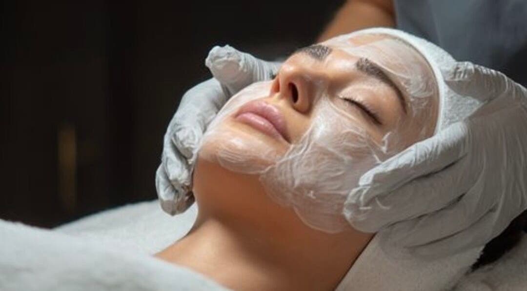 Facial treatment at Estética Bambú in Salto, Departamento De Salto, UY, promoting skin rejuvenation.