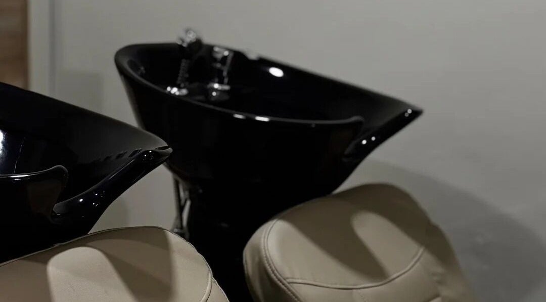 Stylish hair wash basin at Hair Ilana in Midrand, Gauteng, ZA offers luxury and comfort.