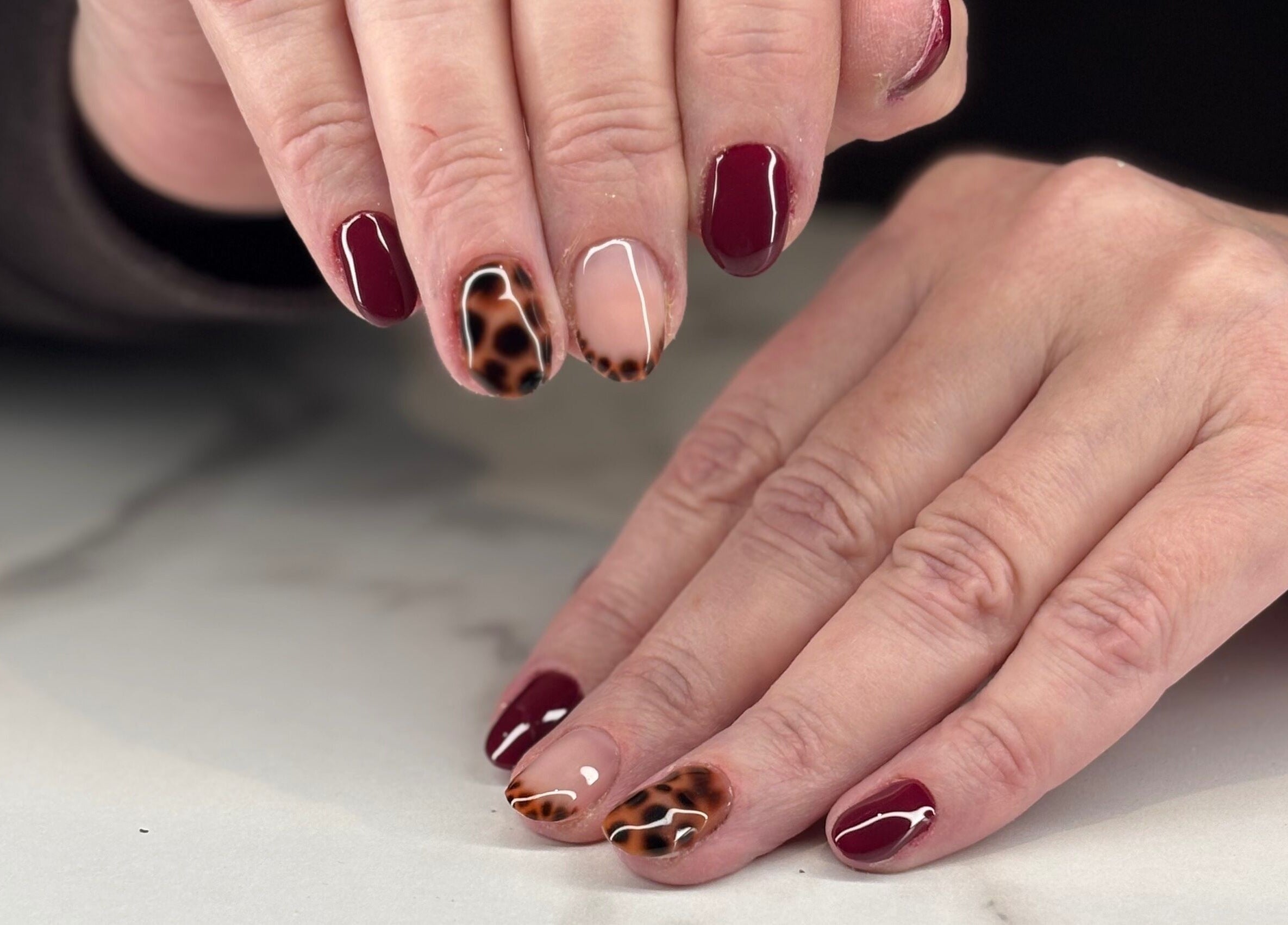 Design d'ongles chic chez Majestic Hair & Nails - Nails by Ali, Saint-josse-ten-noode, Bruxelles, BE.