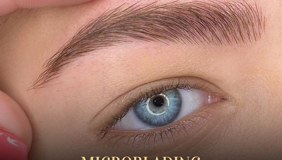 Microblading en Diego Rodriguez | Maquillaje Permanente, San Vicente, San José, CR. Detalle de cejas estilizadas.