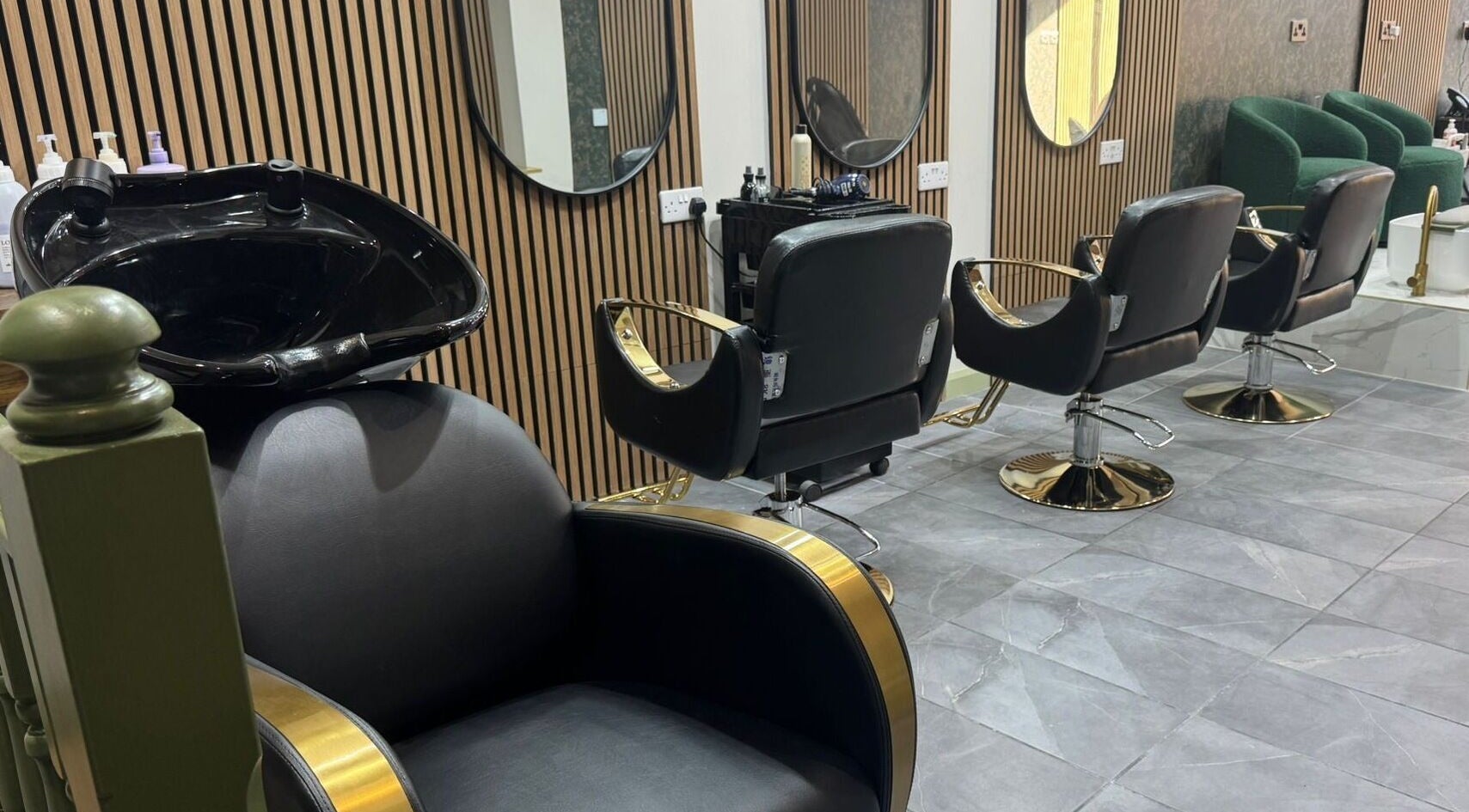Stylish salon chairs at Maison De Gigi, London, England, GB for a luxurious experience.