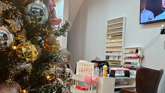 Fairynuffnails @ Hair & Co London