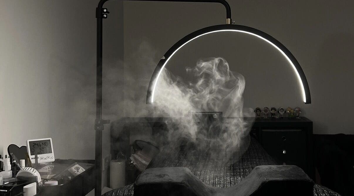 Relaxing spa setting with mist and light at AuraJade, London, England, GB.