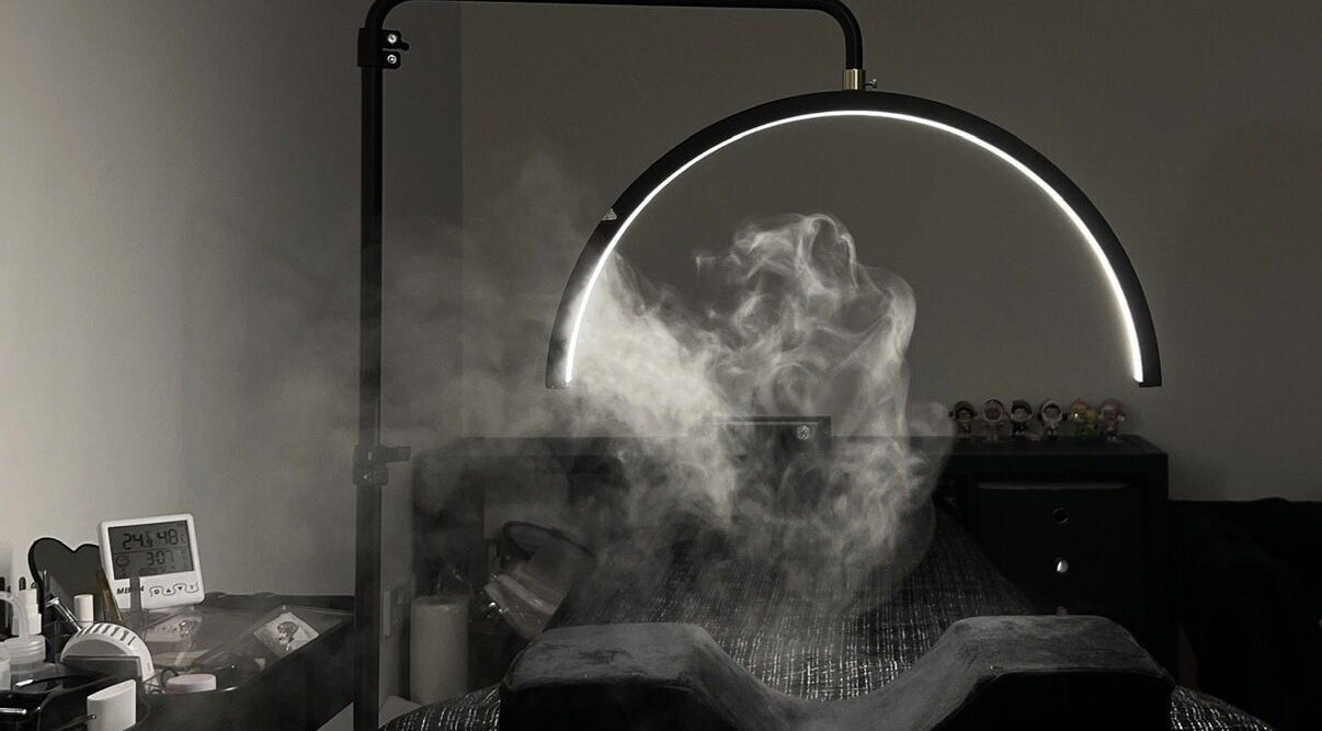 Relaxing spa setting with mist and light at AuraJade, London, England, GB.