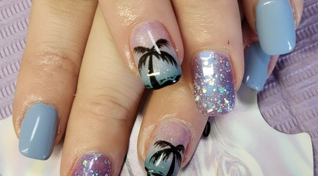 Palm tree nail art at Havana Beauty Salon, Cape Town, Western Cape, ZA offers unique and stylish designs.