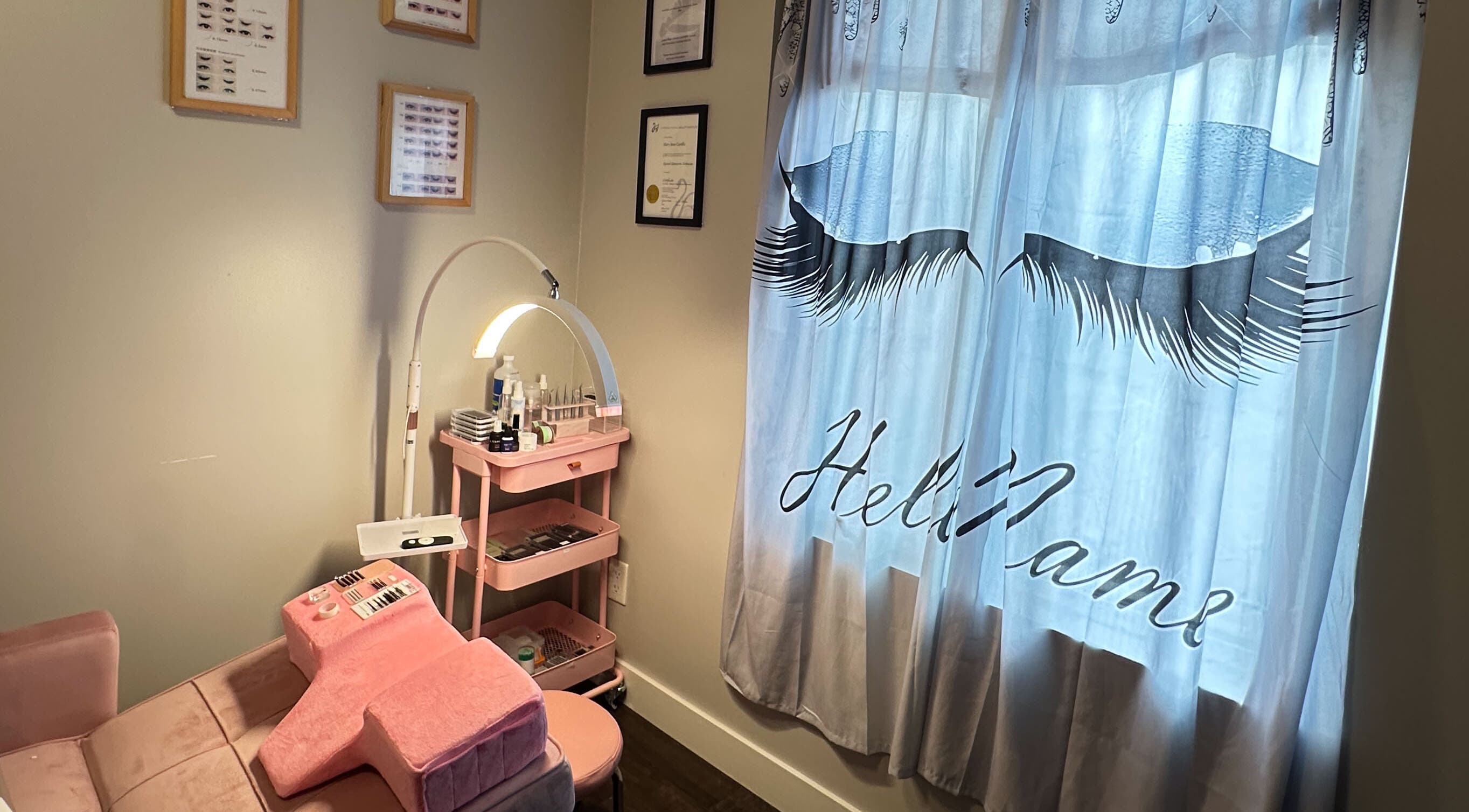 GandaWink Lashes-Filipina Lash Tech setup in Mississauga, Ontario, CA with pink decor and lash tools.