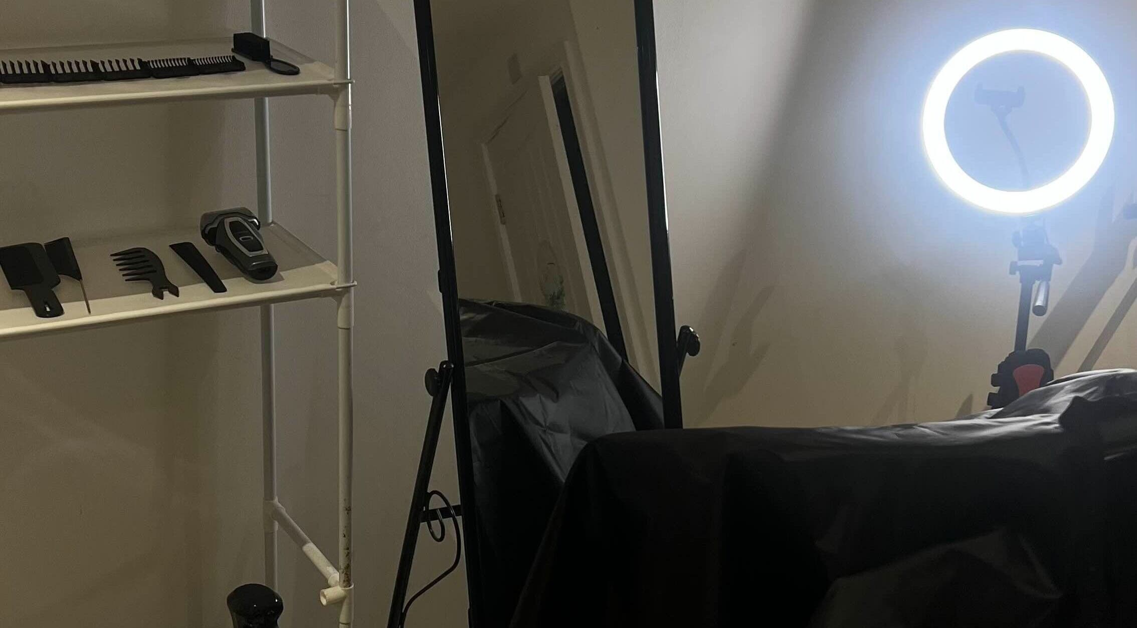 FadezbyDW salon setup with ring light and grooming tools, Sutton, England, GB.