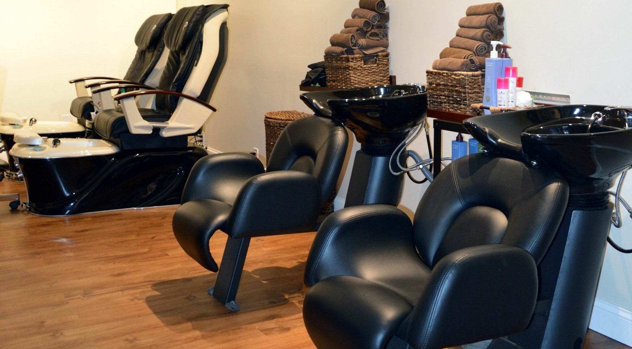 Luxurious salon chairs at Sizo Salon, Patterson, New York, US, offering premium beauty treatments.