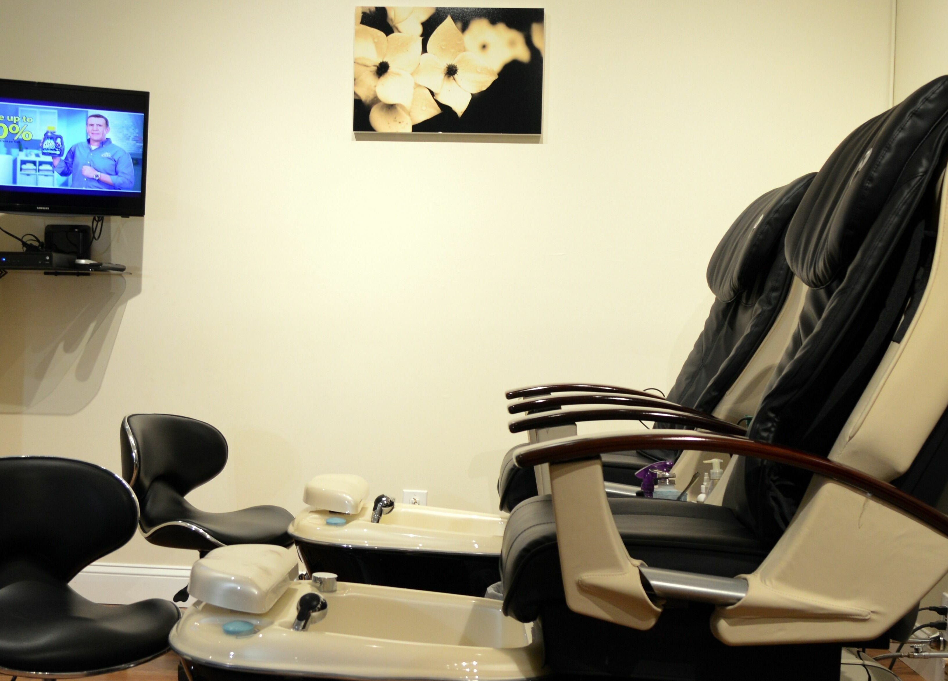 Sizo Salon's luxury pedicure chairs in Patterson, New York, US offer a serene spa experience.