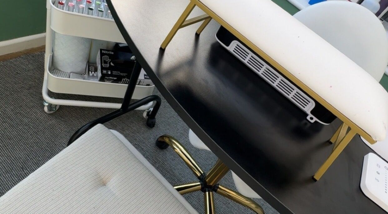 Nailsbychlo nail station in Totton, England offers a chic and modern manicure workspace.