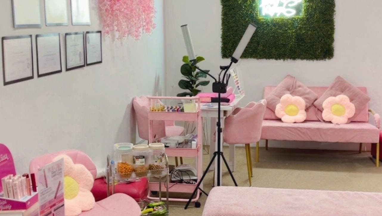 Cozy pink and floral interior of Ruang Spa Azren in Kuala Lumpur, Wilayah Persekutuan Kuala Lumpur, MY.