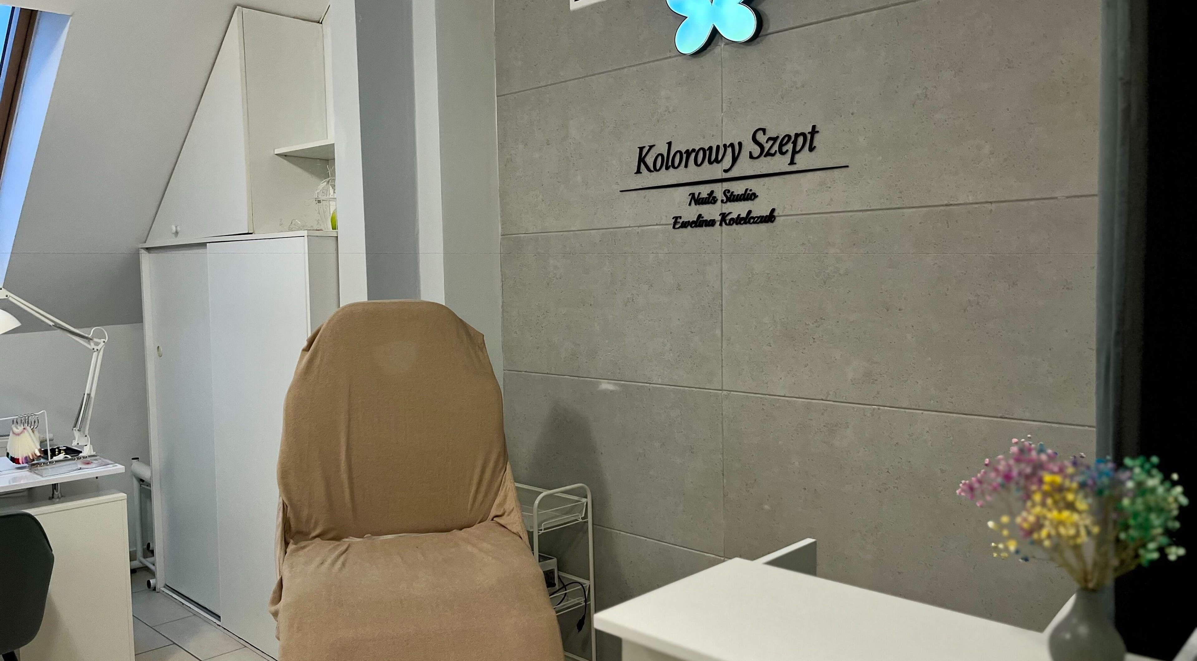 Nowoczesny gabinet w KOLOROWY SZEPT EWELINA KOTELCZUK, Białystok, Województwo Podlaskie, PL.