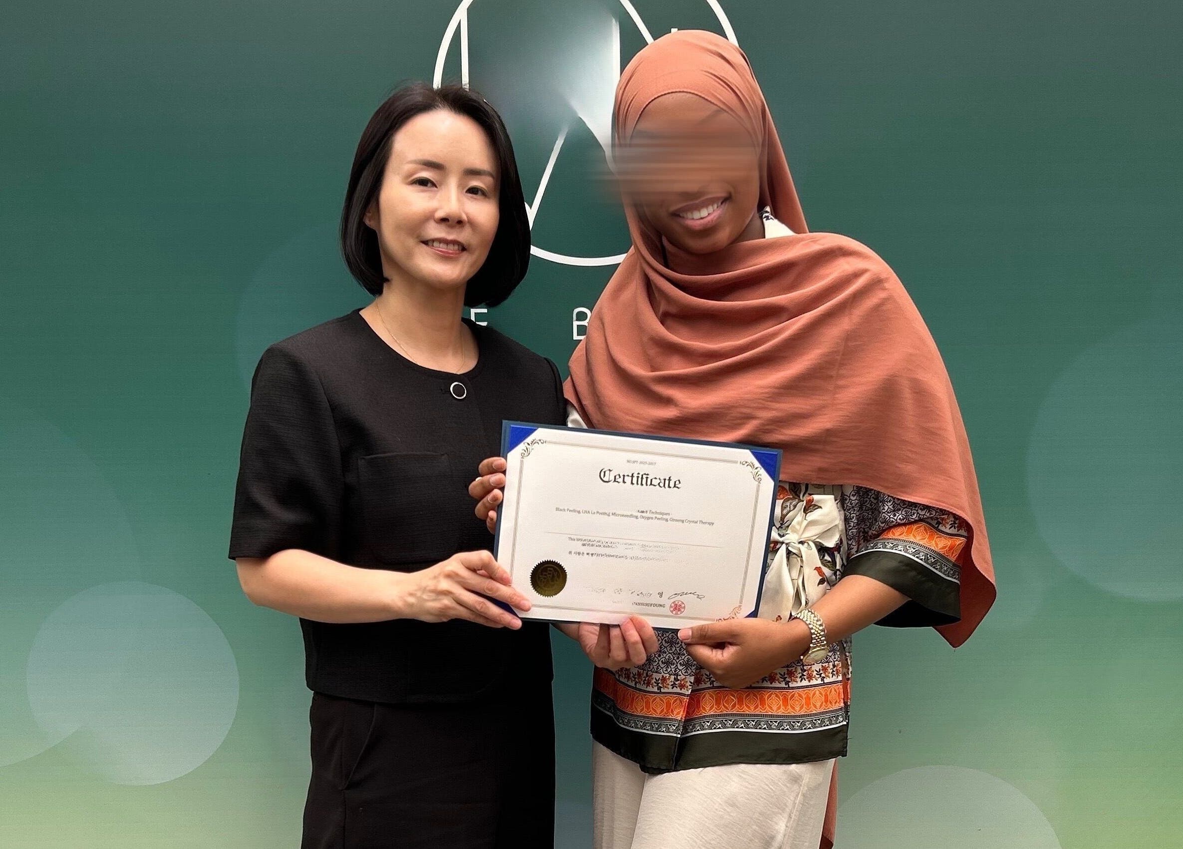 Cérémonie de remise de certificat à MINAGGI, Chevilly-larue, Île-de-france, FR.