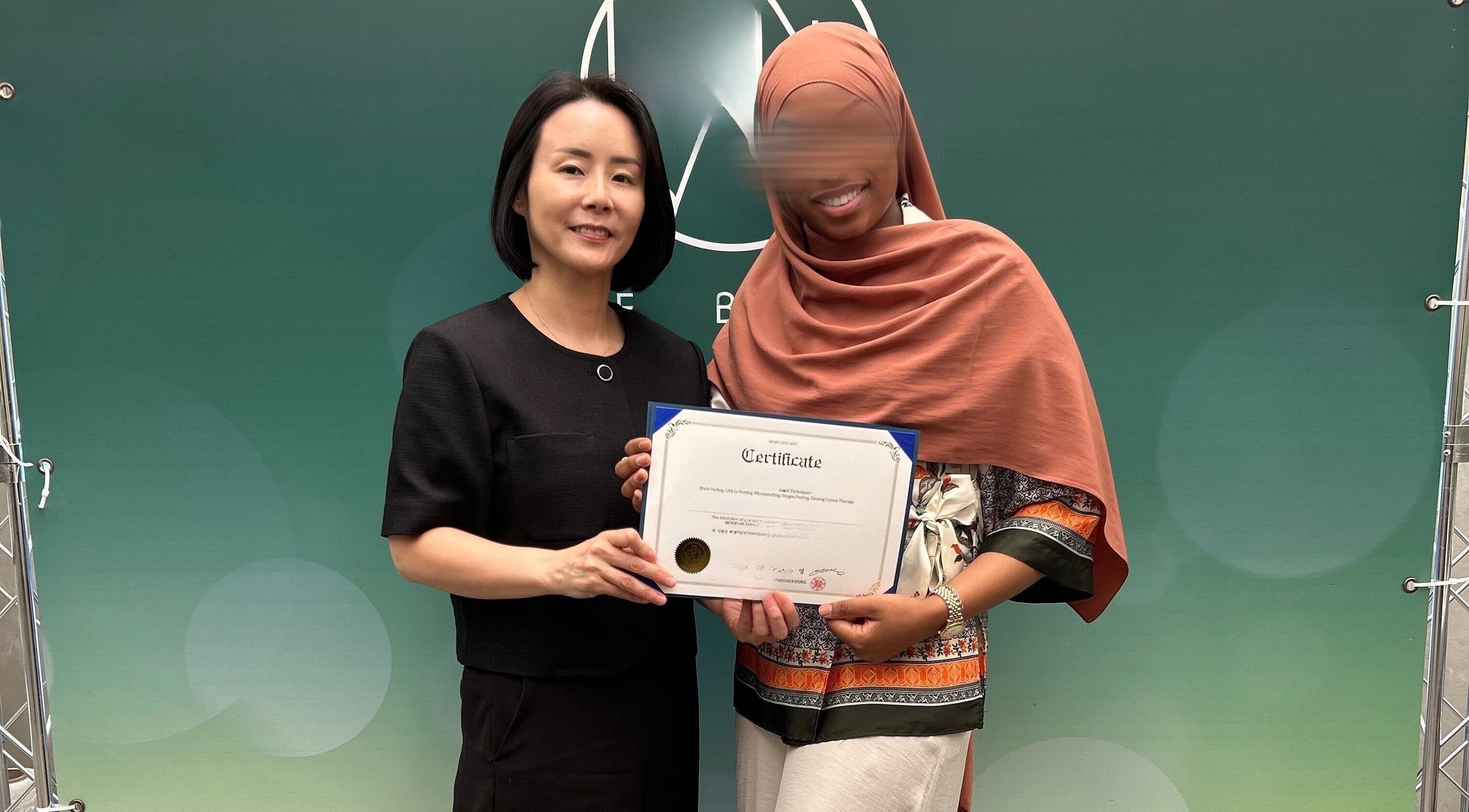 Cérémonie de remise de certificat à MINAGGI, Chevilly-larue, Île-de-france, FR.