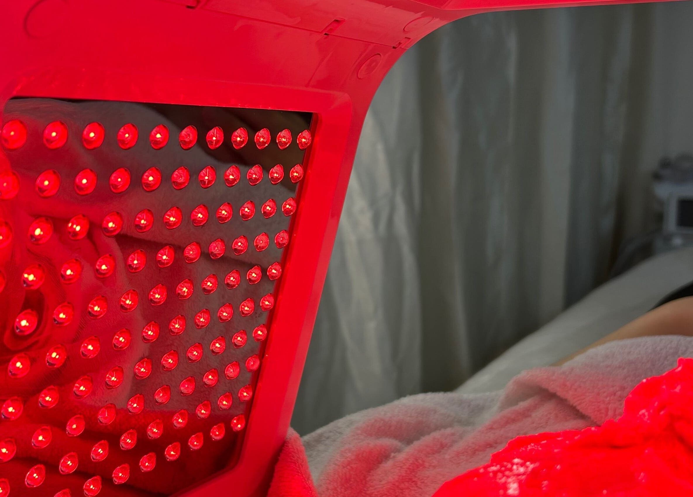 Thérapie lumière rouge à MINAGGI, Chevilly-larue, Île-de-france, FR. Relaxation et bien-être.