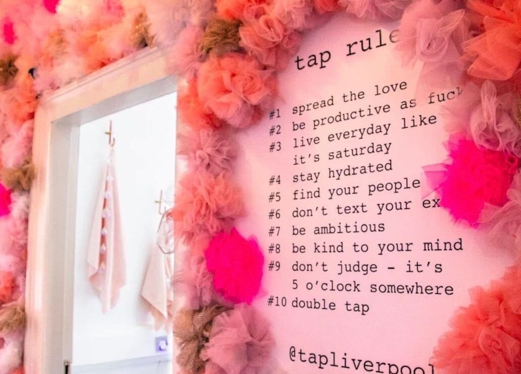 Floral decor and inspirational rules at Makeupbykian, Liverpool, England, GB. Enhance your beauty experience.