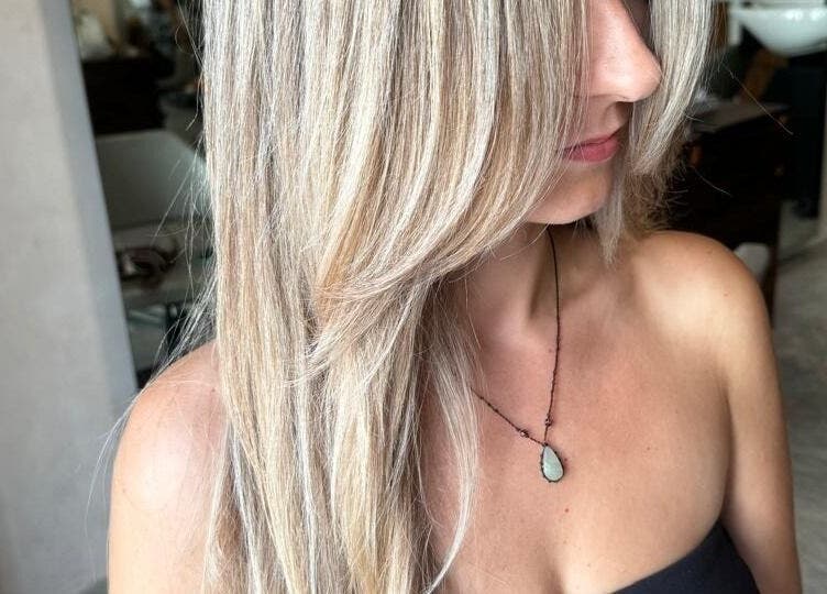 Blonde hair in soft waves at Amanda Mancio at Glamhouse Salon & Spa, Puerto Vallarta, Jalisco, MX.