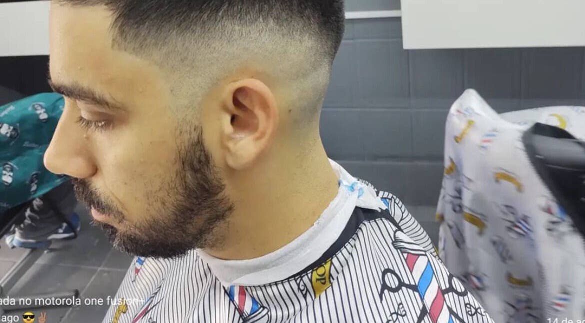 Barbearia R10, São Paulo, oferece estilo moderno e corte preciso. Visite São Paulo, São Paulo, BR.