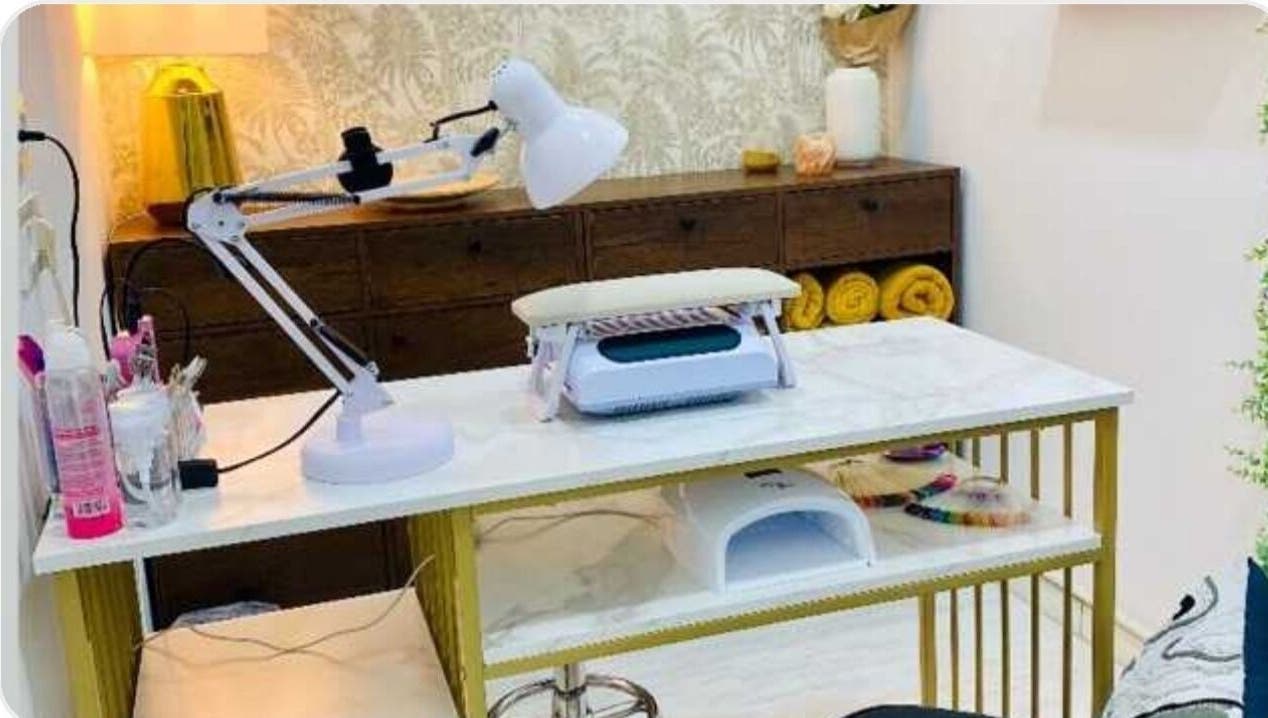 Estación de trabajo de manicura en Jannet nails estudio, Madrid, Comunidad De Madrid, ES.