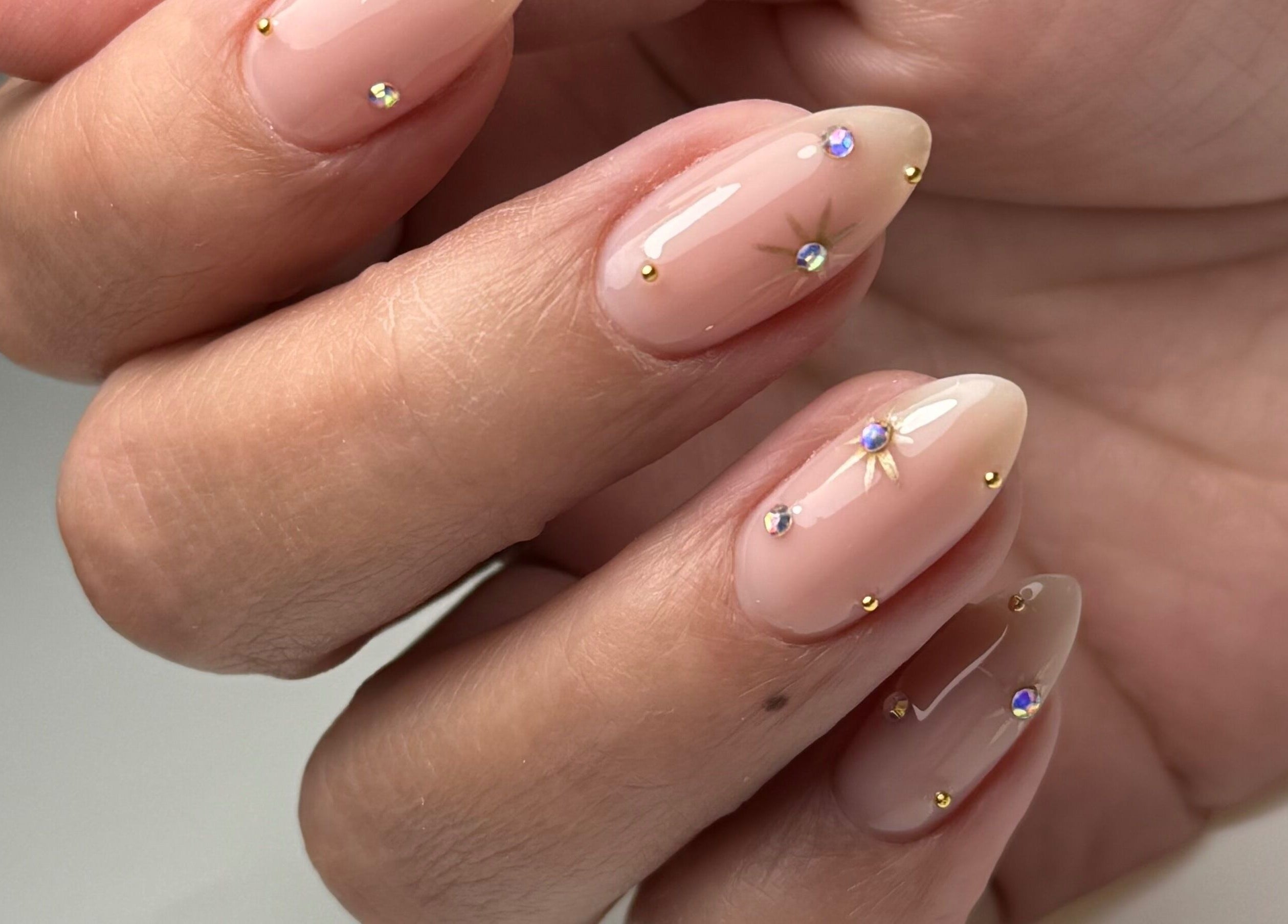 Стильний манікюр з блиском у HerynNails, New York, New York, US.