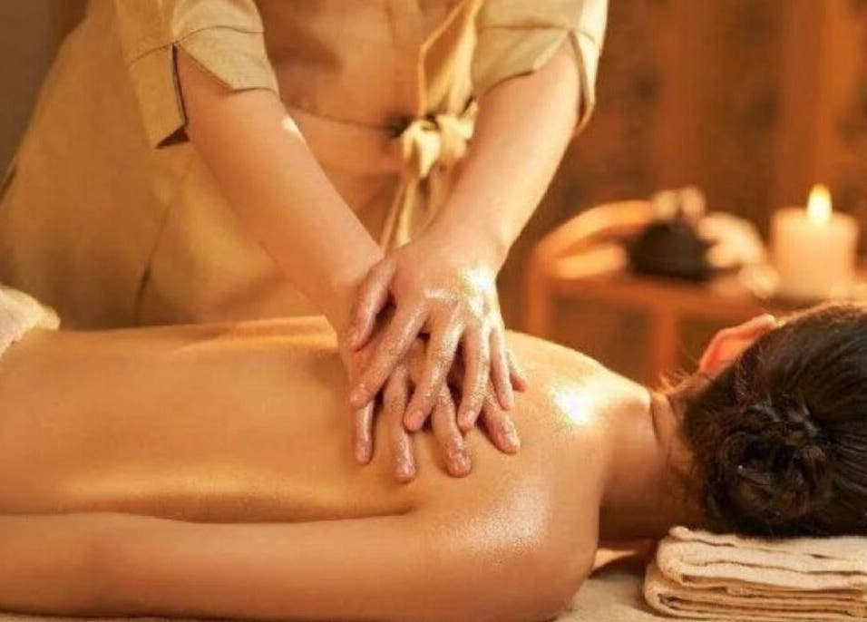 Relaxing massage session at SPA MIL in Ashgrove, Queensland, AU. Enhance well-being in serene surroundings.