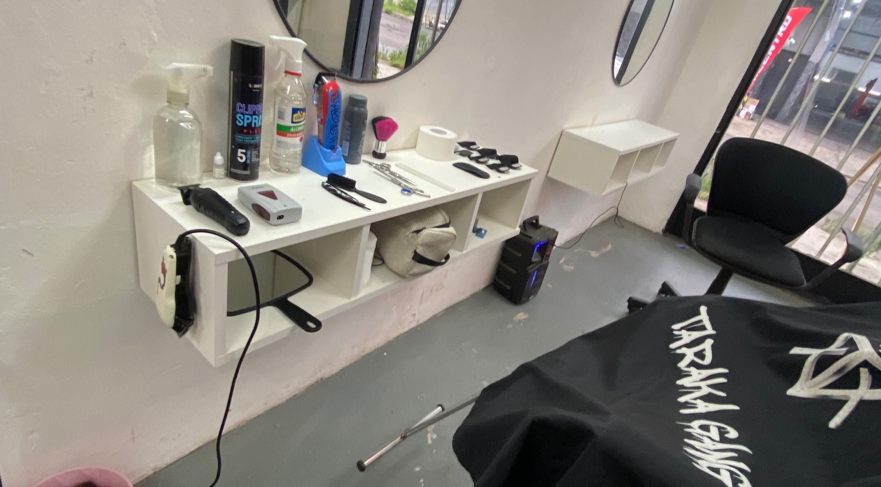 Barber station at Legend Studio, Villa Juan Martín De Pueyrredón, Provincia De Buenos Aires, AR.