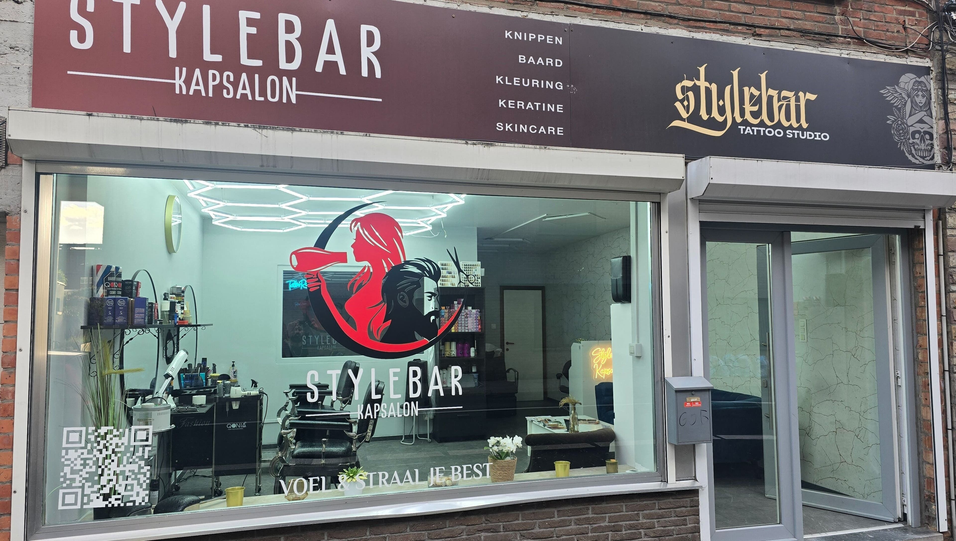 Buitenzijde van Stylebar Kapsalon Leuven, gelegen in Leuven, Vlaanderen, BE met moderne inrichting zichtbaar.